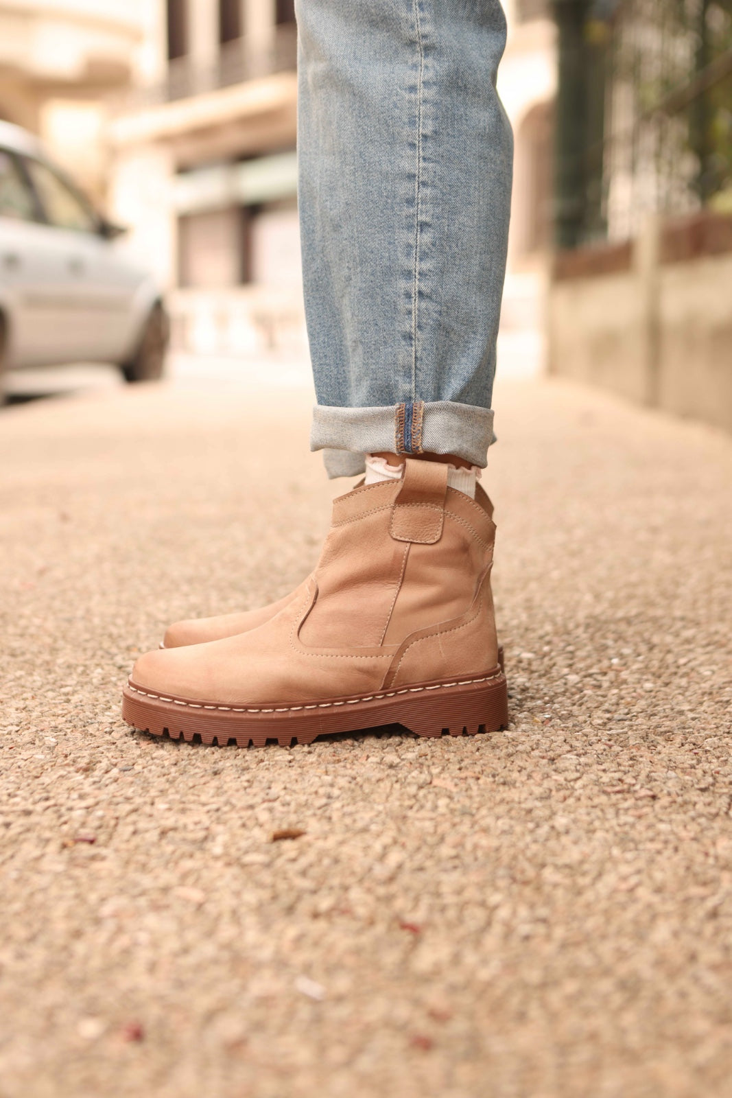 Oasis: Bota Kiko's Taupé