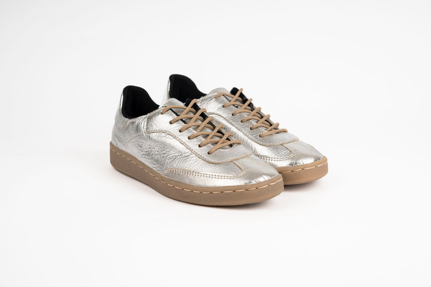 Viena: Sneaker Kiko's Plata