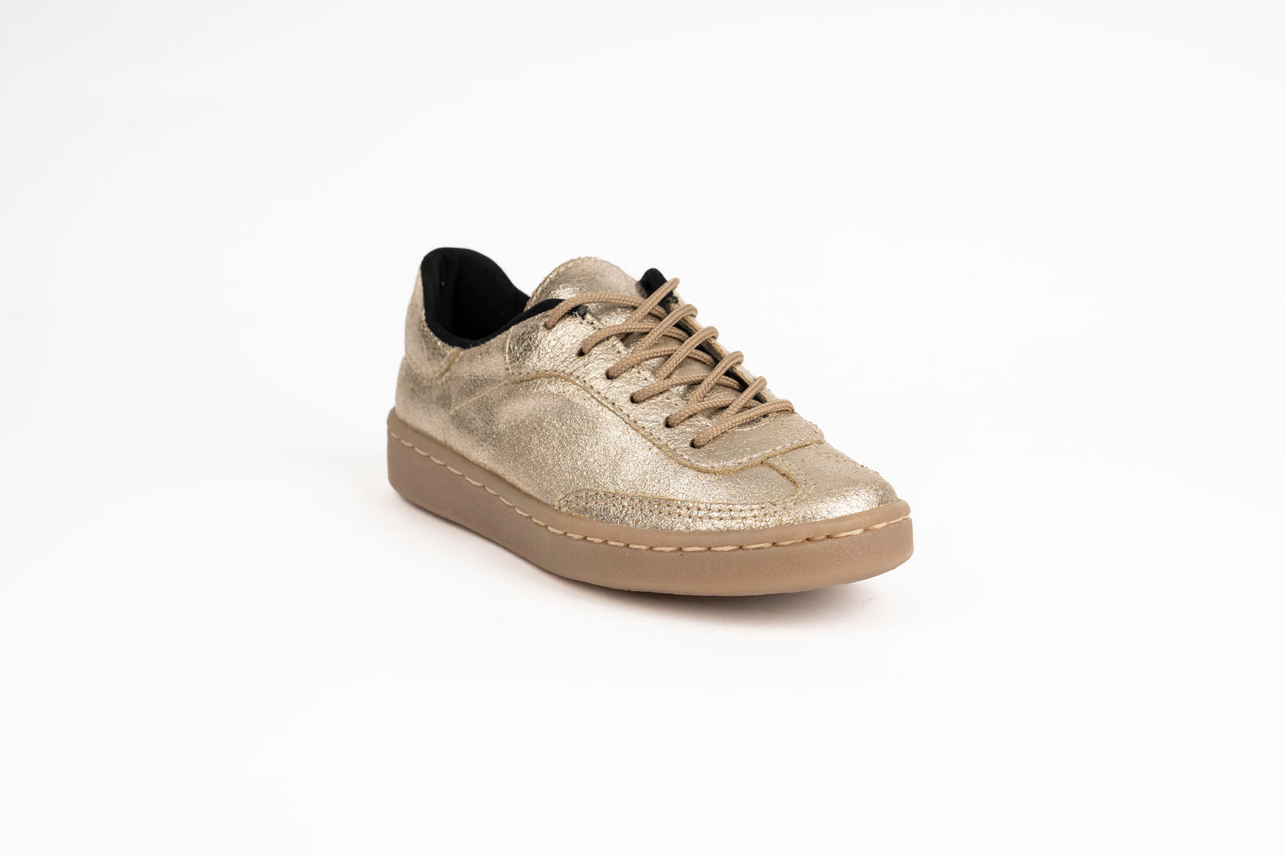 Viena: Sneaker Kiko's Oro