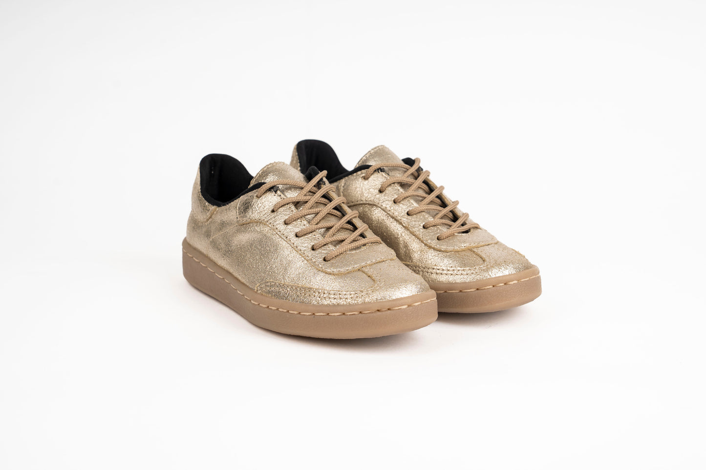 Viena: Sneaker Kiko's Oro