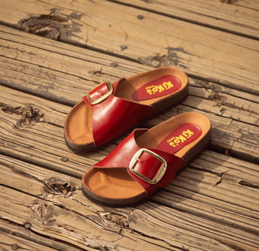 Clover: Sandalia Kiko's una hebilla Cherry